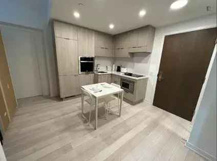 3 rooms apartment of 345 m² in Toronto