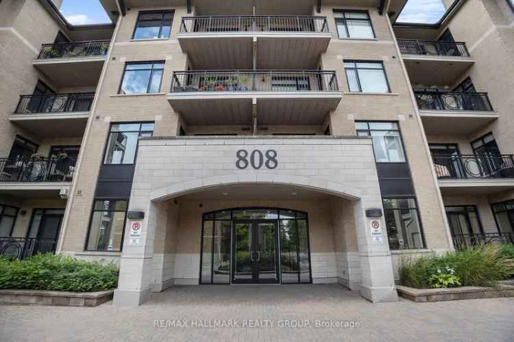 961 sq ft 2-Bed 2-Bath Corner Unit Near Dows Lake