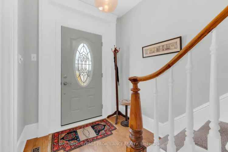 Wellington PEC Century Home - Lakefront Living with Carriage House