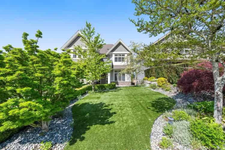5 Bedroom Executive Home 4000+ sq ft 2 Bed Legal Suite