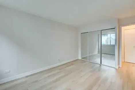 1 room apartment of 53 m² in Montreal