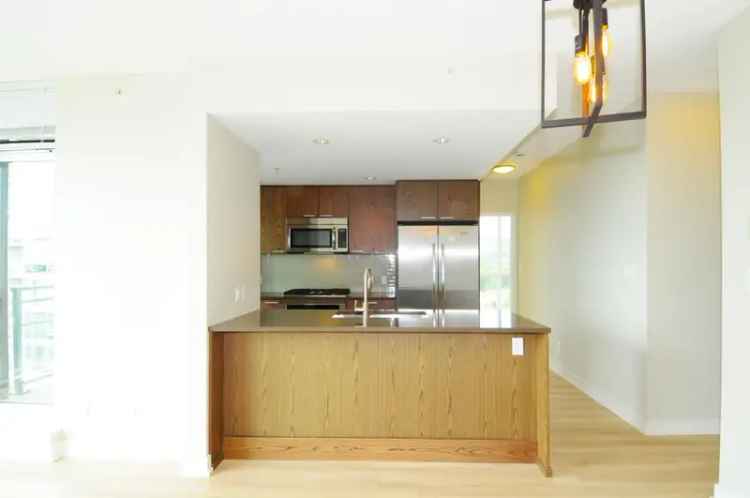 Grand Central 3 Newly Renovated 2-Bedroom Corner Unit