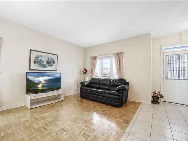 House For Sale in Brampton, Ontario