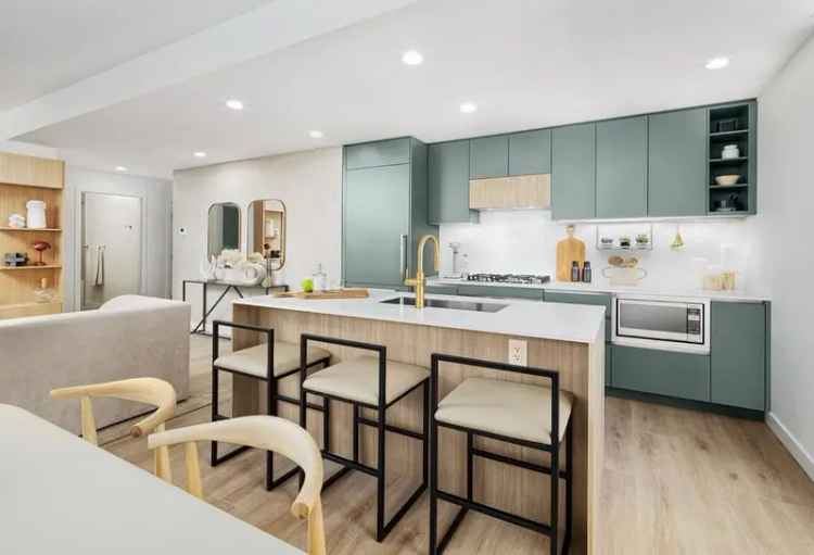 Condo For Sale in Surrey, British Columbia