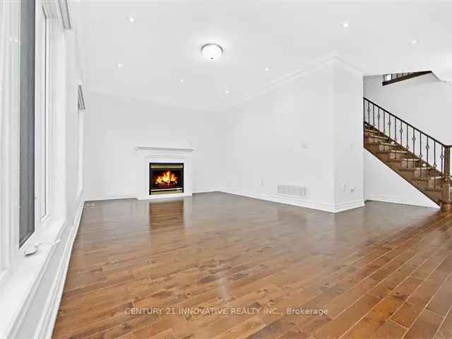 Newly Renovated 5 2 Bed 4 Bath Detached House in Greensborough