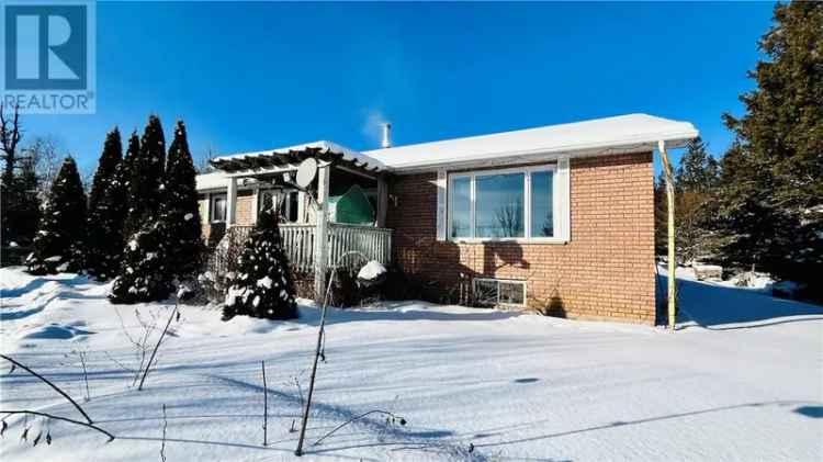 House For Sale in 121, Corbett's Beach Road, Assiginack Township, Ontario