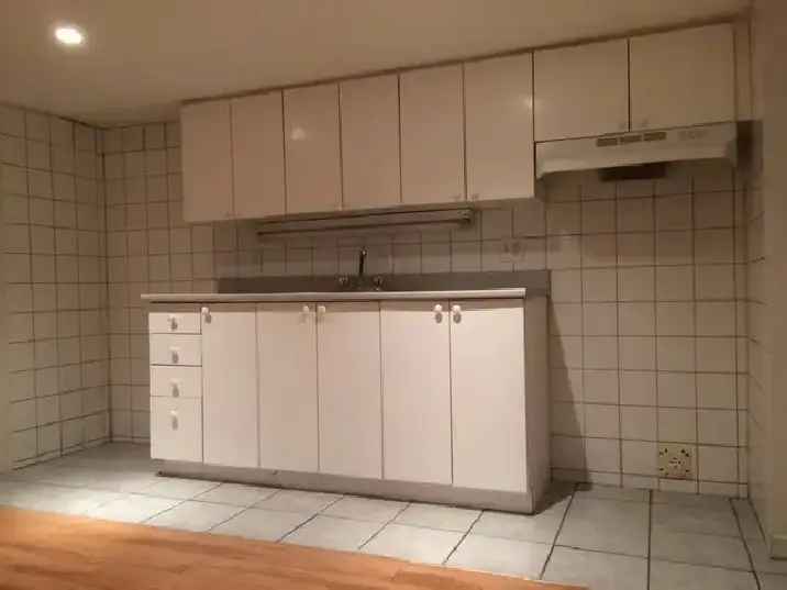 Ahuntsic Studio Loft Near College and Public Transit