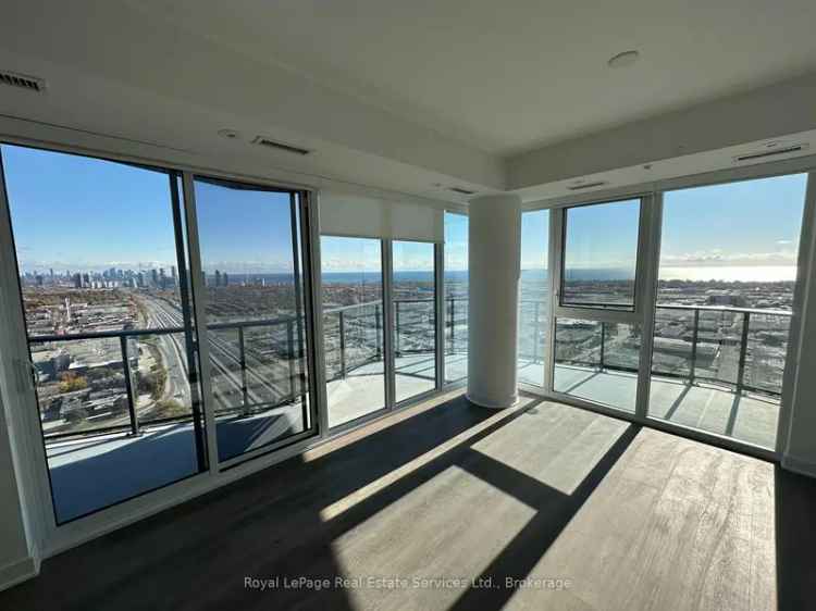 Condo for rent with stunning views of Lake Ontario in Toronto