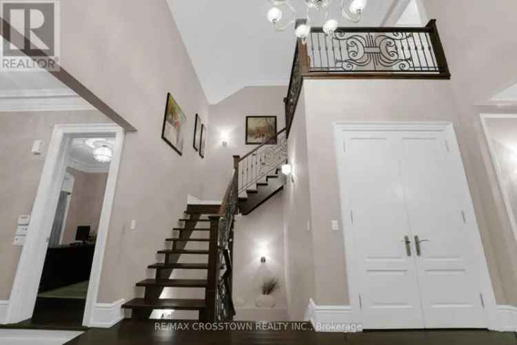 Luxury Bungaloft in Exclusive Golf Course Community