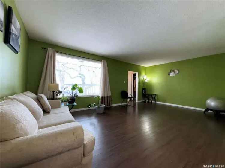RE/MAX Crown Real Estate