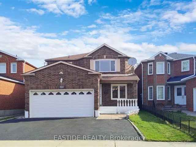 Bright 2-Story House Near Square One Mississauga