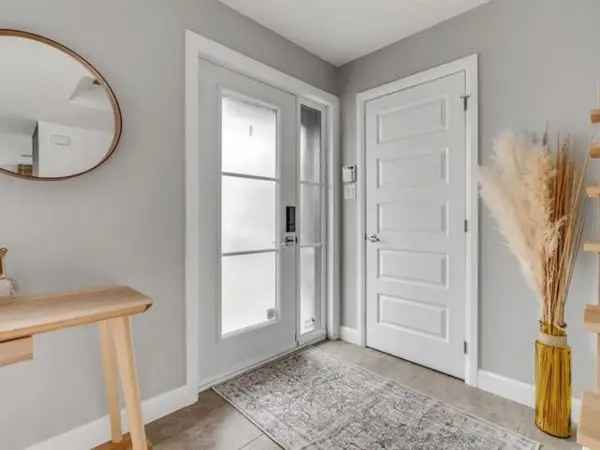 4-Bedroom Semi-Detached House for Sale in Roc Pointe