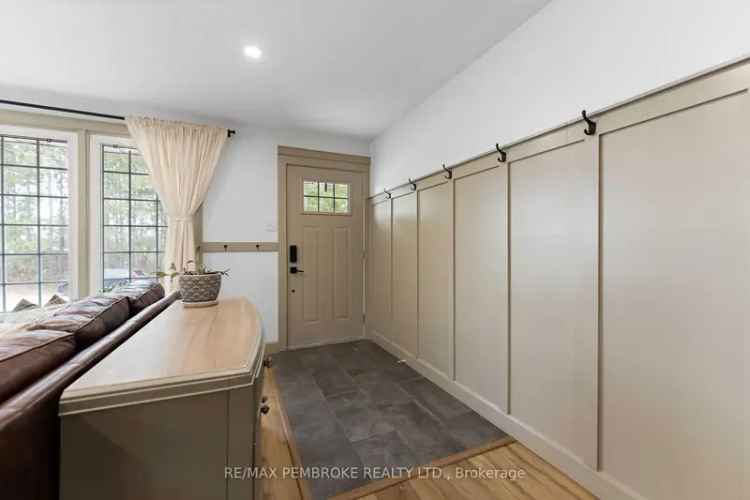 Fabulous Bungalow in Petawawa  Family Home Near Amenities