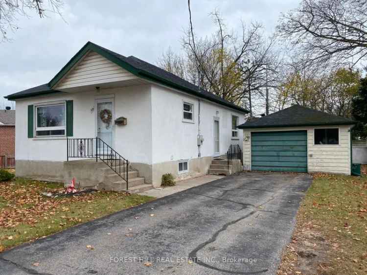 House For Sale in Barrie, Ontario