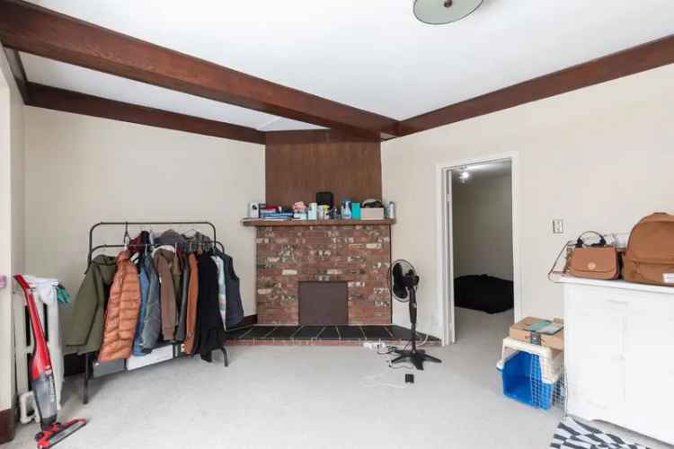 Kitsilano 5-Unit Revenue Property  High Rental Income Potential