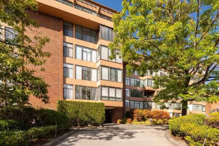 Spacious Quilchena Condo near Arbutus Village Vancouver