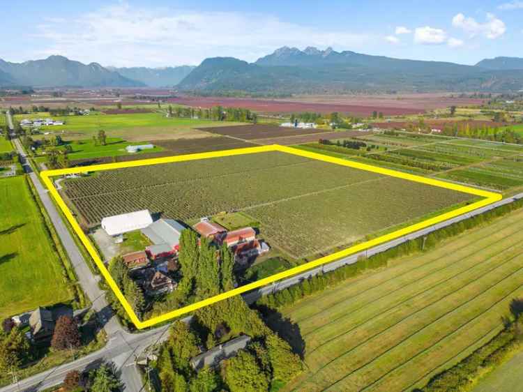 40 Acres 2 Homes Huge Shop Indoor Arena Pitt Meadows