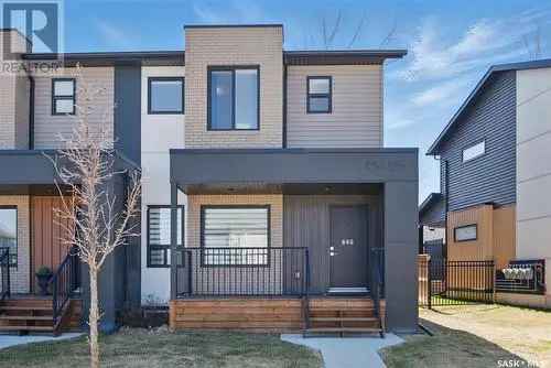 Luxury 4-Bed Townhome in Evergreen Saskatoon