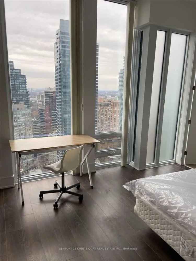 Rent Modern Furnished Penthouse Suite in Luxury Vox Condo Downtown