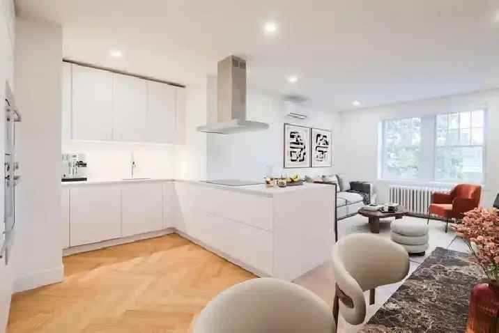 2 Bedroom Renovated Apartment in Westmount Montreal
