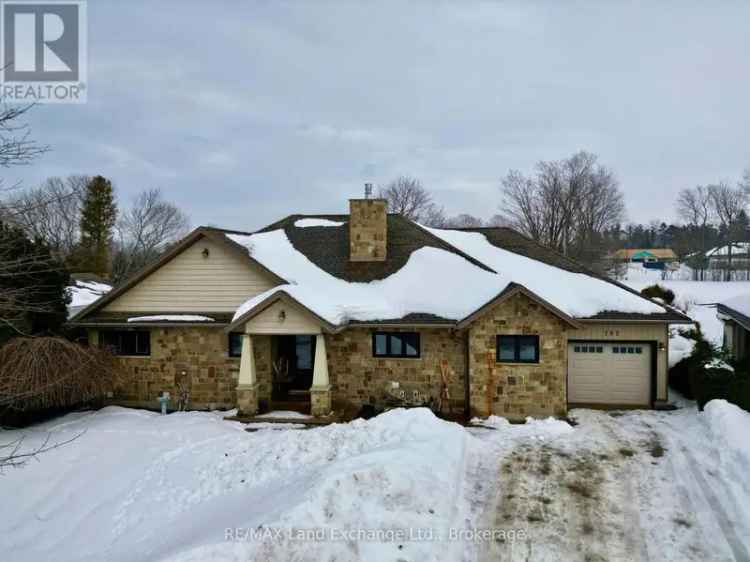 Buy Bungalow in Kincardine with Golf Course Views and Modern Features