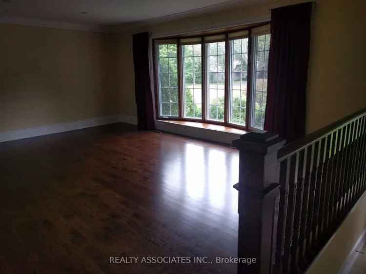 House For Sale in Mississauga, Ontario