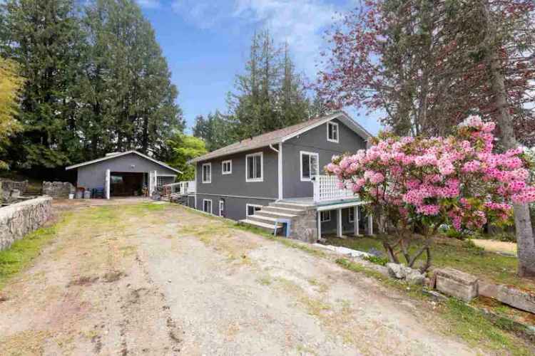Adorable Renovated Home with Stunning Views 3 Bedrooms 2 Baths