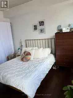 Spacious 133m² Soft Loft King East Design District Toronto