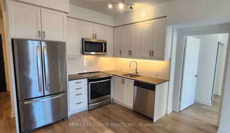 Luxury 2 1 Bedroom Condo in Mississauga with Parking and Locker