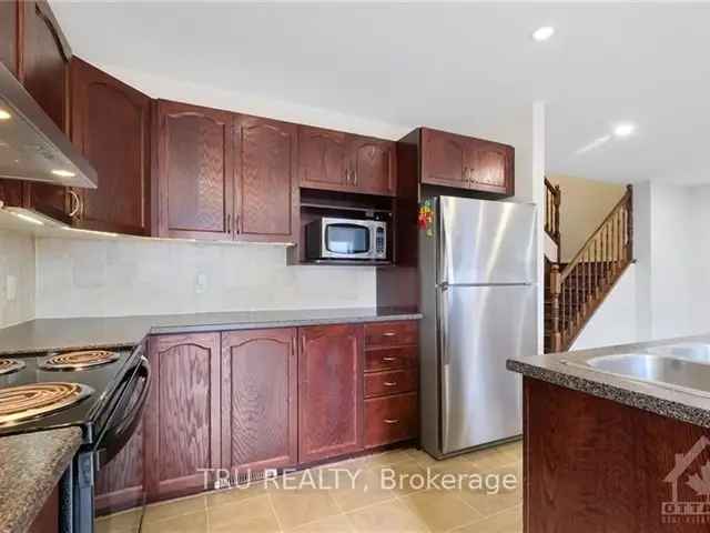 Townhouse For Sale in Ottawa, Ontario