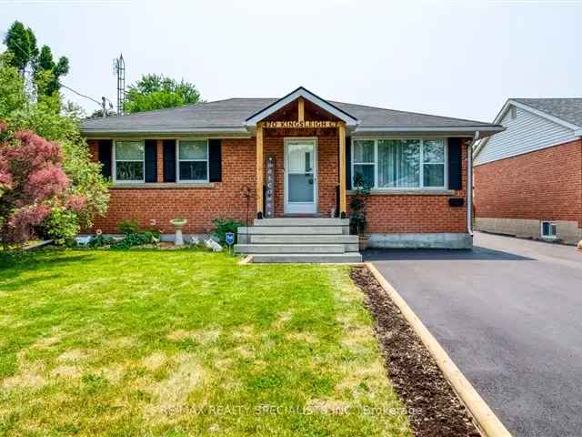 Fully Renovated Bungalow w 2 Baths, Large Lot, 6 Car Parking