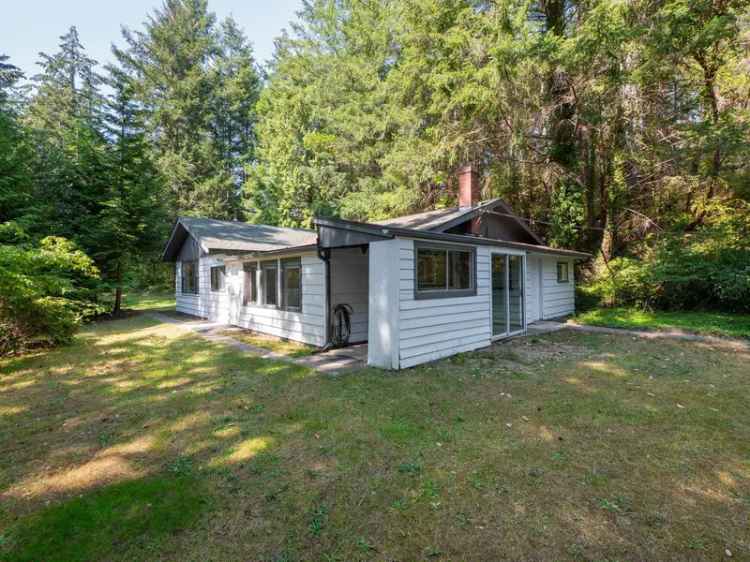 A $838,000.00 House with Acreage with 5 bedrooms in Pender Harbour Egmont, Sunshine Coast