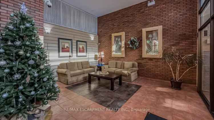 Condo For Sale in Hamilton, Ontario