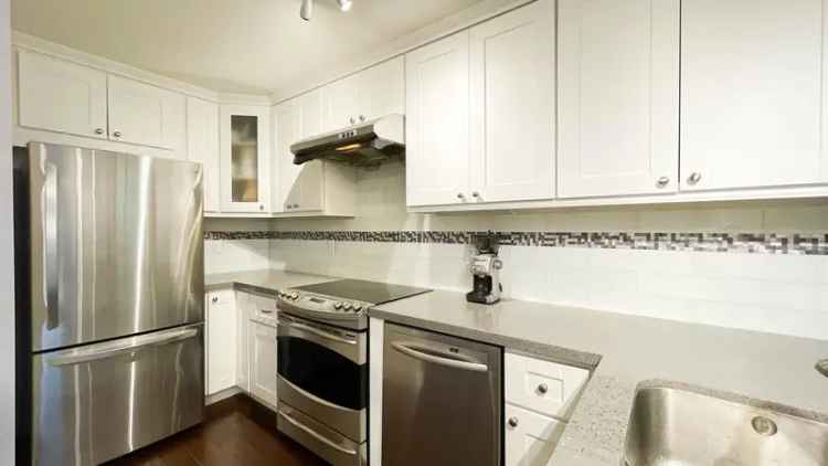 Kerrisdale Condo for Sale: 1 Bed + Den, Upgraded, Great Location