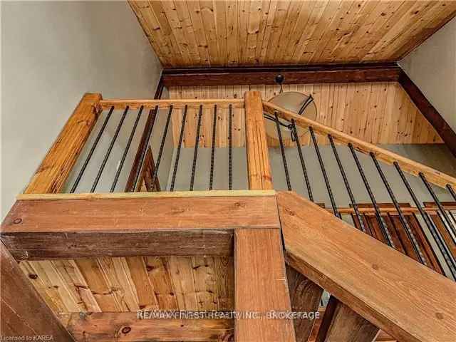 31 Acres Custom Post & Beam Home Near 401