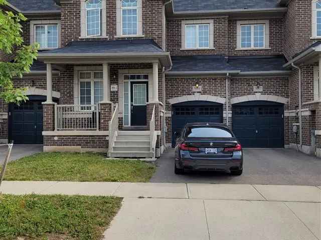 Townhouse For Sale in Oakville, Ontario