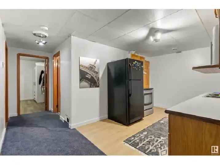 2-Bedroom Walkout Basement Apartment for Rent - Lake Views
