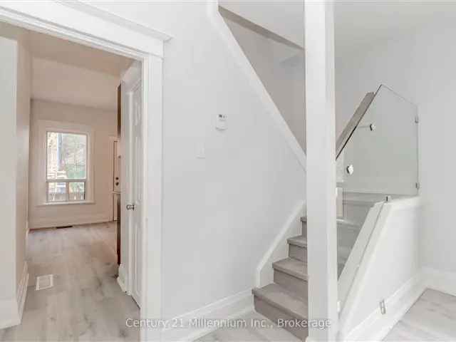 Bright 3-Bedroom Leslieville Home With Fenced Yard