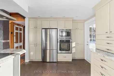 4 Bedroom 197m² Waterfront Home Ottawa