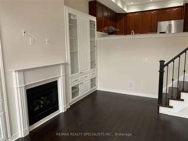 Townhouse For Rent in Mississauga, Ontario