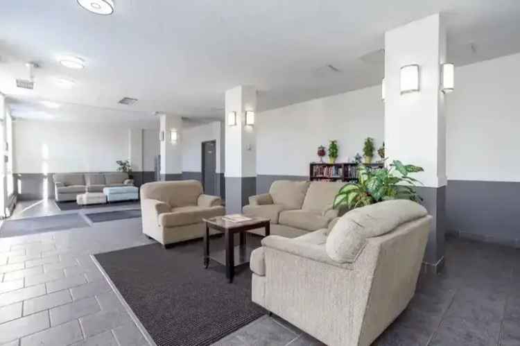 Rent Bachelor and 1 Bedroom Apartments in Lansdowne Park Edmonton