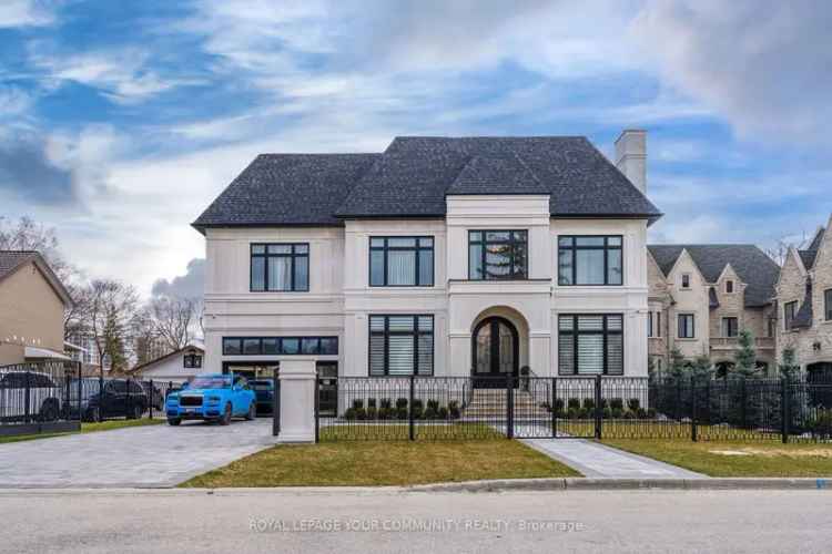 House For Sale in Richmond Hill, Ontario