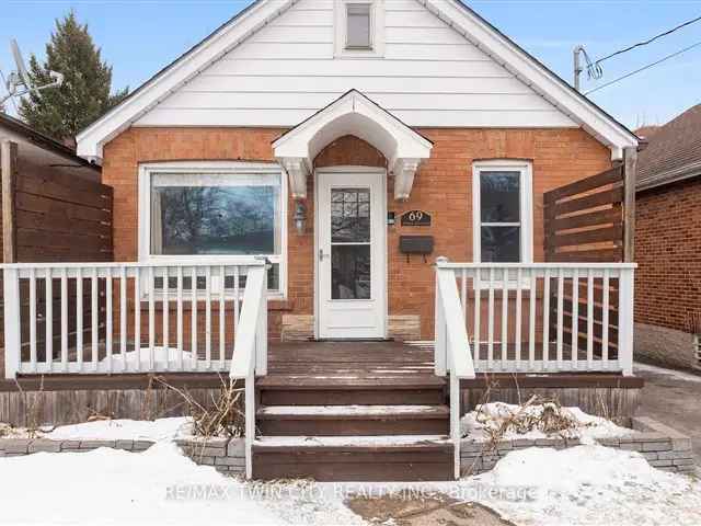 House For Sale in 69, Lyons Avenue, Brantford, Ontario