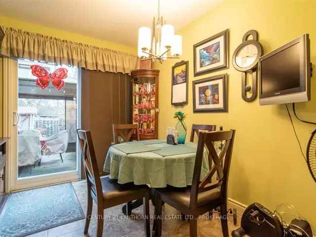 Charming 3-Bedroom Townhouse Condo with Private Yard