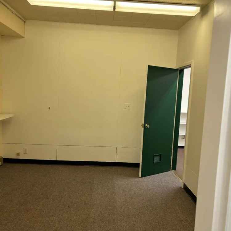 Lease Office Space Ideal for Professionals in a Convenient Location