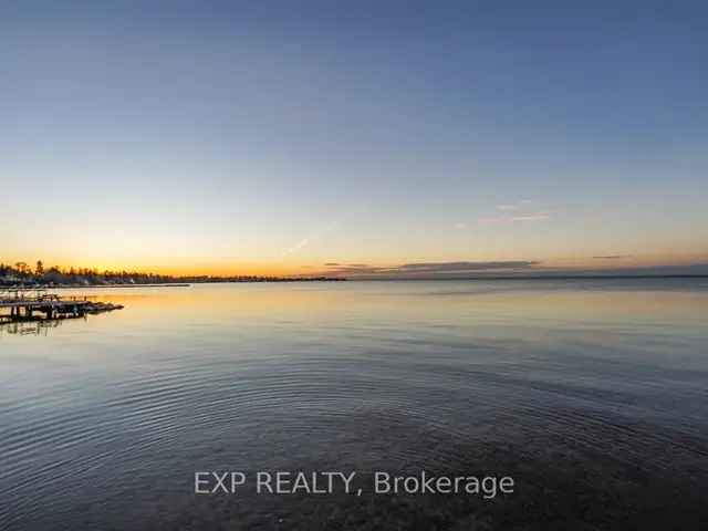 Detached Bungalow with Private Lake Access