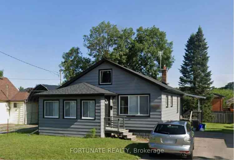 Buy Bungalow in Niagara Falls with Pool-Sized Estate Lot