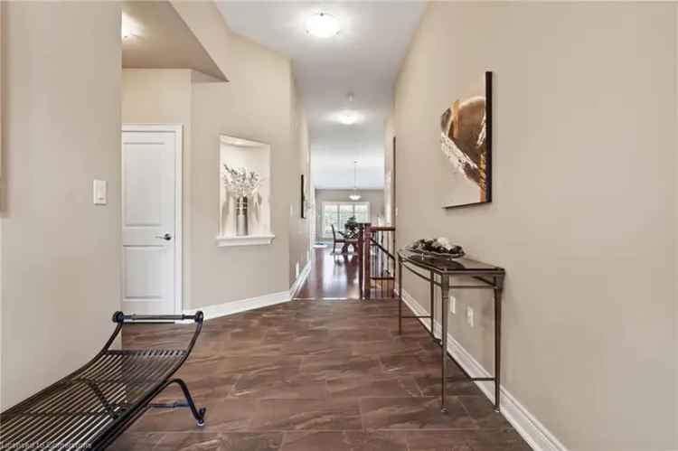 Ridgeway Bungalow: Open Concept, Cathedral Ceilings, Huge Pantry