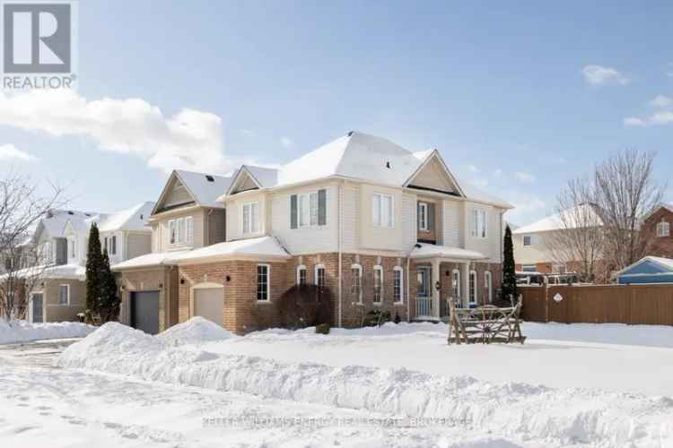 Bowmanville Family Home - 3 Bed 3 Bath - Pool & Office