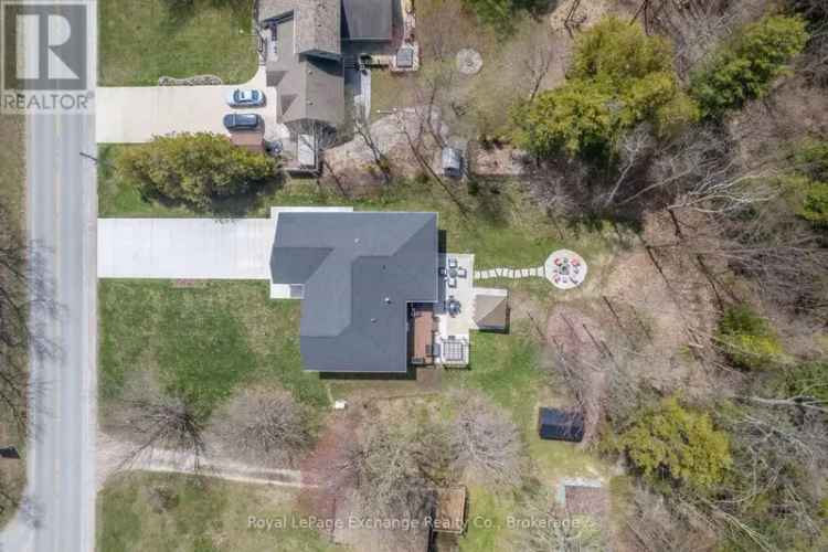 Stunning Lake Huron Raised Bungalow 5 Beds 3.5 Baths